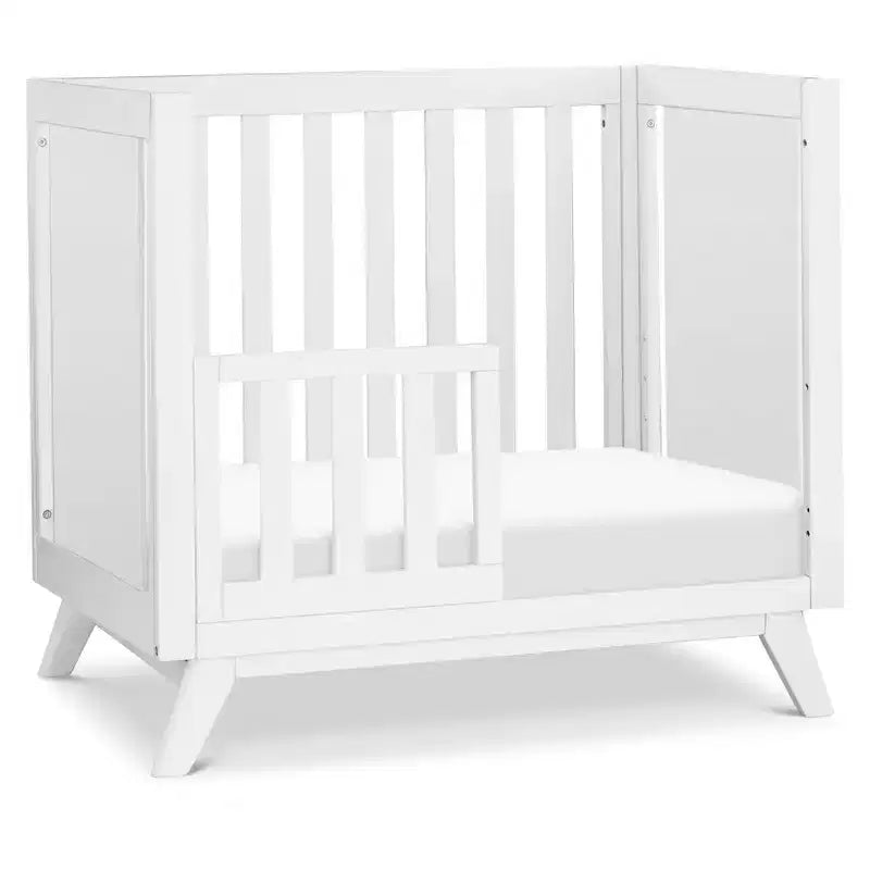 daVinci Otto 3-in-1 Convertible Mini Crib with 4 Mattress